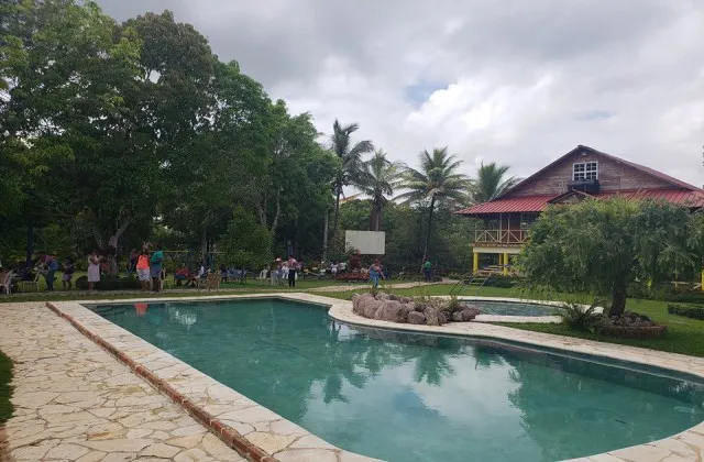 Rancho La Mecha Bayaguana piscine 2